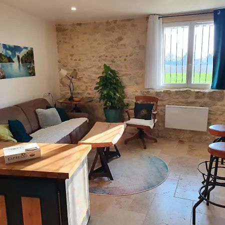 Maison Au Calme En Campagne Climatisee Apartment Caderousse